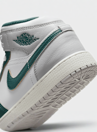 Jordan, Air Jordan 1 Mid SE (GS), green, Image 8 of 8