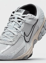 Nike, WMNS Zoom Vomero 5, grey, Image 7 of 9