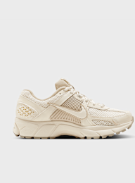 Nike, WMNS Zoom Vomero 5, beige, Image 2 of 7