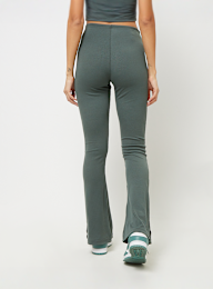 Nike, Sportswear Chill Knit Mini-Rib Flared Leggings, groen, Afbeelding 2 van 4
