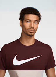 Nike, Sportswear Icon Swoosh T-Shirt, red, Image 3 of 4