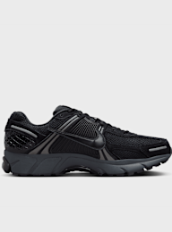 Nike, Zoom Vomero 5, black, Image 2 of 9