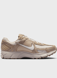 Nike, Zoom Vomero 5, brown, Image 2 of 8