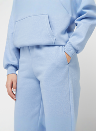 Urban Classics, Fluffy Sweatpants, niebieski, Obraz 3 z 4