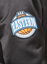 Mitchell & Ness, NBA Chicago Bulls Team Leader Satin Bomber, black, Image 5 of 7