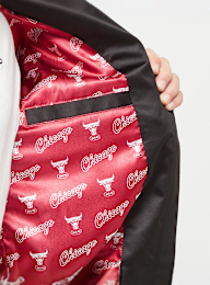 Mitchell & Ness, NBA Chicago Bulls Team Leader Satin Bomber, black, Image 6 of 7