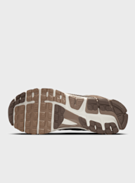 Nike, Zoom Vomero 5, brown, Image 3 of 9