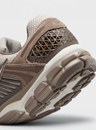 Nike, Zoom Vomero 5, brown, Image 8 of 9