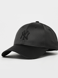 New Era, Female 9FORTY Satin New York Yankees, black, Image 1 of 4