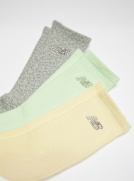 New Balance, 3 PACK - Solid Midcalf Embroidery Logo Socks, multi-colour, Image 2 of 2