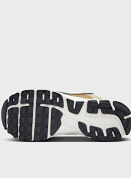 Nike, WMNS Zoom Vomero 5, gold, Image 3 of 8