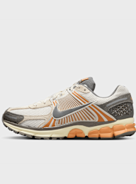 Nike, Zoom Vomero 5, multi-colour, Image 1 of 9