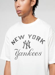 New Era, MLB Arch Graphic Oversized Tee New York Yankees, white, Image 3 of 5