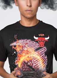 Mitchell & Ness, NBA Chicago Bulls HWC Blaze Graphic Tee, black, Image 3 of 5