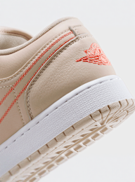 Jordan, 1 Low SE (GS), beige, Image 8 of 8