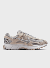 Nike, Zoom Vomero 5, beige, Image 2 of 9