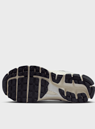 Nike, Vomero 5 sail/metallic silver/vast grey, grey, Image 3 of 9