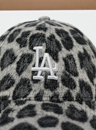 New Era, Female 9Forty Cosy Animal Los Angeles Dodgers, multi-colour, Image 4 of 4