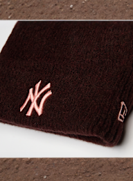 New Era, Female Wide Cuff Beanie New York Yankees, brown, Image 3 of 3