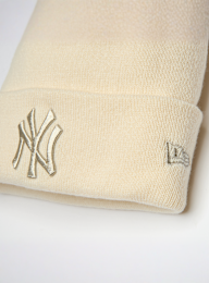 New Era, Female Metallic Bobble Beanie New York Yankees, beige, Image 3 of 3