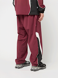 New Balance, In Game Woven Trackpant, czerwony, Obraz 2 z 6