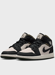 Jordan, Air Jordan 1 Mid SE (GS), black, Image 4 of 8
