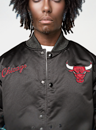 Mitchell & Ness, Black Out Satin Jacket Chicago Bulls, black, Image 3 of 7