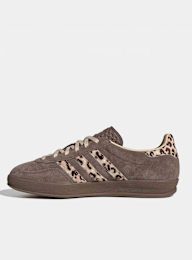 adidas Originals, Gazelle Inddor W, brown, Image 2 of 8