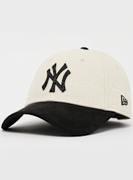 New Era, FEMALE 9FORTY Faux Suede MLB New York Yankees, beige, Image 1 of 4
