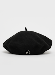 New Era, Female MLB New York Yankees Pin Beret, black, Image 1 of 3