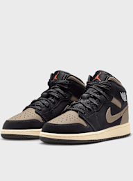 Jordan, Air Jordan 1 Mid SE (GS), black, Image 3 of 9