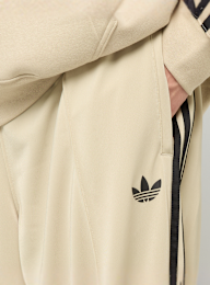 adidas Originals, Firebird Adicolor Baggy Fit Trackpants, beige, Afbeelding 5 van 7