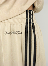 adidas Originals, Firebird Adicolor Baggy Fit Trackpants, beige, Afbeelding 6 van 7