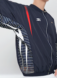 Umbro, RELAXED TRACK JACKET dark navy/white sand/vista blue, blue, Image 4 of 5