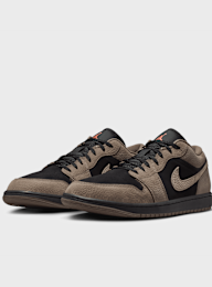 Jordan, Air Jordan 1 Low SE, brown, Image 3 of 9