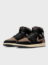 Jordan, Air Jordan 1 Mid SE, black, Image 3 of 8