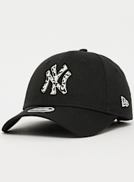 New Era, Female 9Forty Animal Infill MLB New York Yankees, black, Image 1 of 4