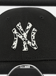New Era, Female 9Forty Animal Infill MLB New York Yankees, black, Image 4 of 4