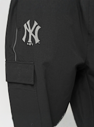 New Era, MLB Utility Cargo Pants New York Yankees, black, Image 3 of 7