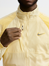 Nike Nocta, M NRG NOCTA CS TRK JKT WVN1 cargo khaki/khaki/smoke grey, yellow, Image 4 of 7