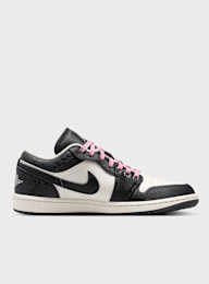 Jordan, Air Jordan 1 Low SE, black, Image 2 of 8