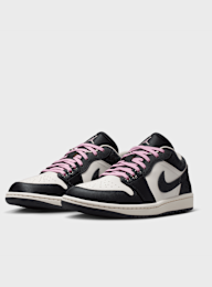 Jordan, WMNS Air Jordan 1 Low SE, black, Image 3 of 8