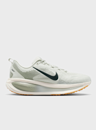 Nike  , Vomero 18, beige, Image 2 of 8