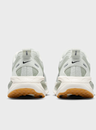 Nike  , Vomero 18, beige, Image 4 of 8