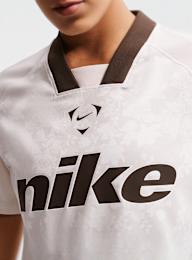 Nike  , Sportswear Trend Football Crop Top, beige, Image 3 of 5
