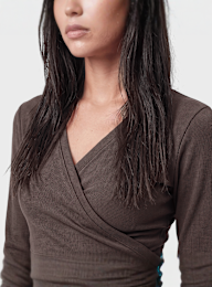 aim'n, Shape Seamless Wrap Long Sleeve, brown, Image 3 of 4