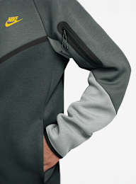 Nike, Tech Fleece Full-Zip Windrunner Hoodie, grey, Image 3 of 3