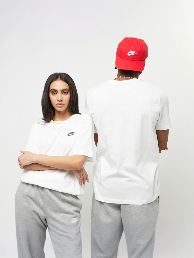 Nike, Sportswear Club T-Shirt, white, Image 2 of 4