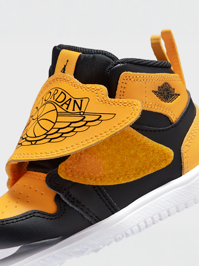 Jordan, Sky Jordan 1 black/university gold/white, black, Image 8 of 8