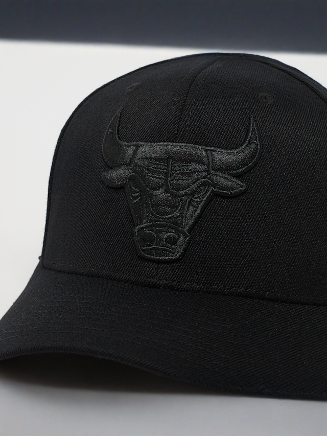 Mitchell & Ness, Classic Red Tonal Snapback Chicago Bulls, black, Image 4 of 4